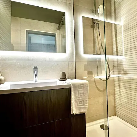 Le P'tit Carnon- Modern 200m From The Beach!